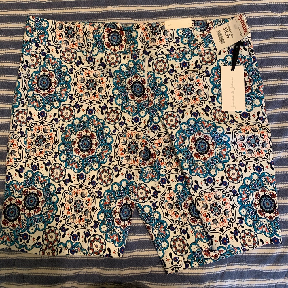 Women’s Pattern Shorts, size 10